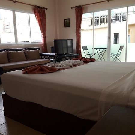 เซาเทิร์น ไฟรด์ ไรซ์ เกสท์เฮาส์ Hotel หาดกะตะ ภายนอก รูปภาพ