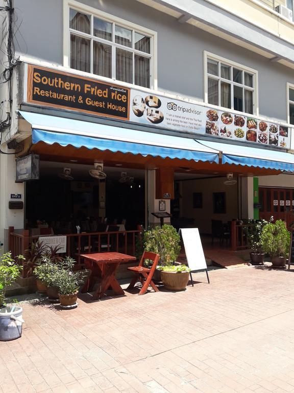 เซาเทิร์น ไฟรด์ ไรซ์ เกสท์เฮาส์ Hotel หาดกะตะ ภายนอก รูปภาพ
