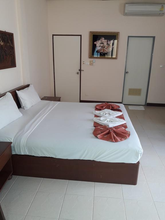 เซาเทิร์น ไฟรด์ ไรซ์ เกสท์เฮาส์ Hotel หาดกะตะ ภายนอก รูปภาพ