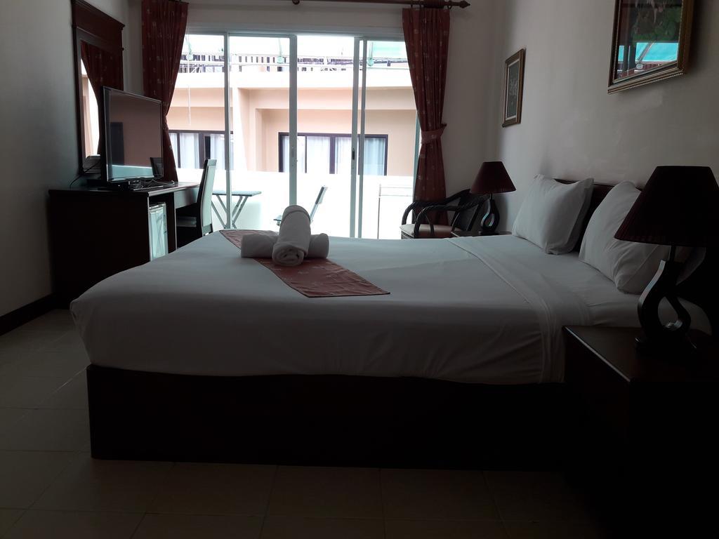 เซาเทิร์น ไฟรด์ ไรซ์ เกสท์เฮาส์ Hotel หาดกะตะ ภายนอก รูปภาพ