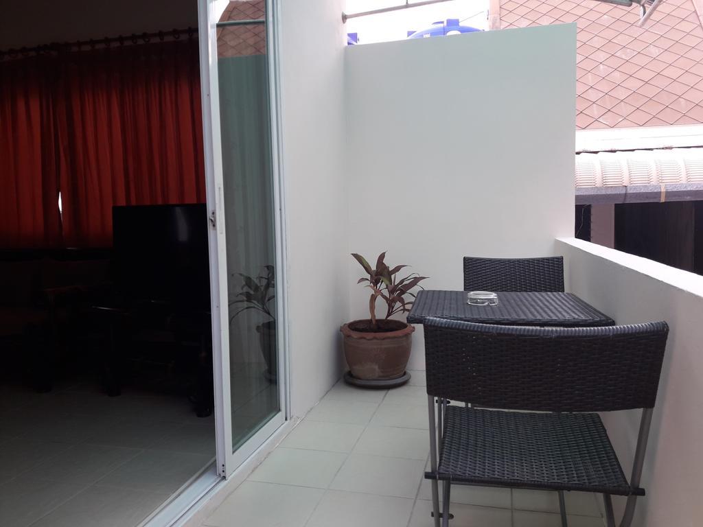 เซาเทิร์น ไฟรด์ ไรซ์ เกสท์เฮาส์ Hotel หาดกะตะ ภายนอก รูปภาพ